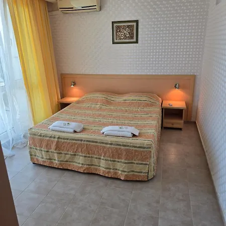 Miramar Palace 公寓 阳光海滩